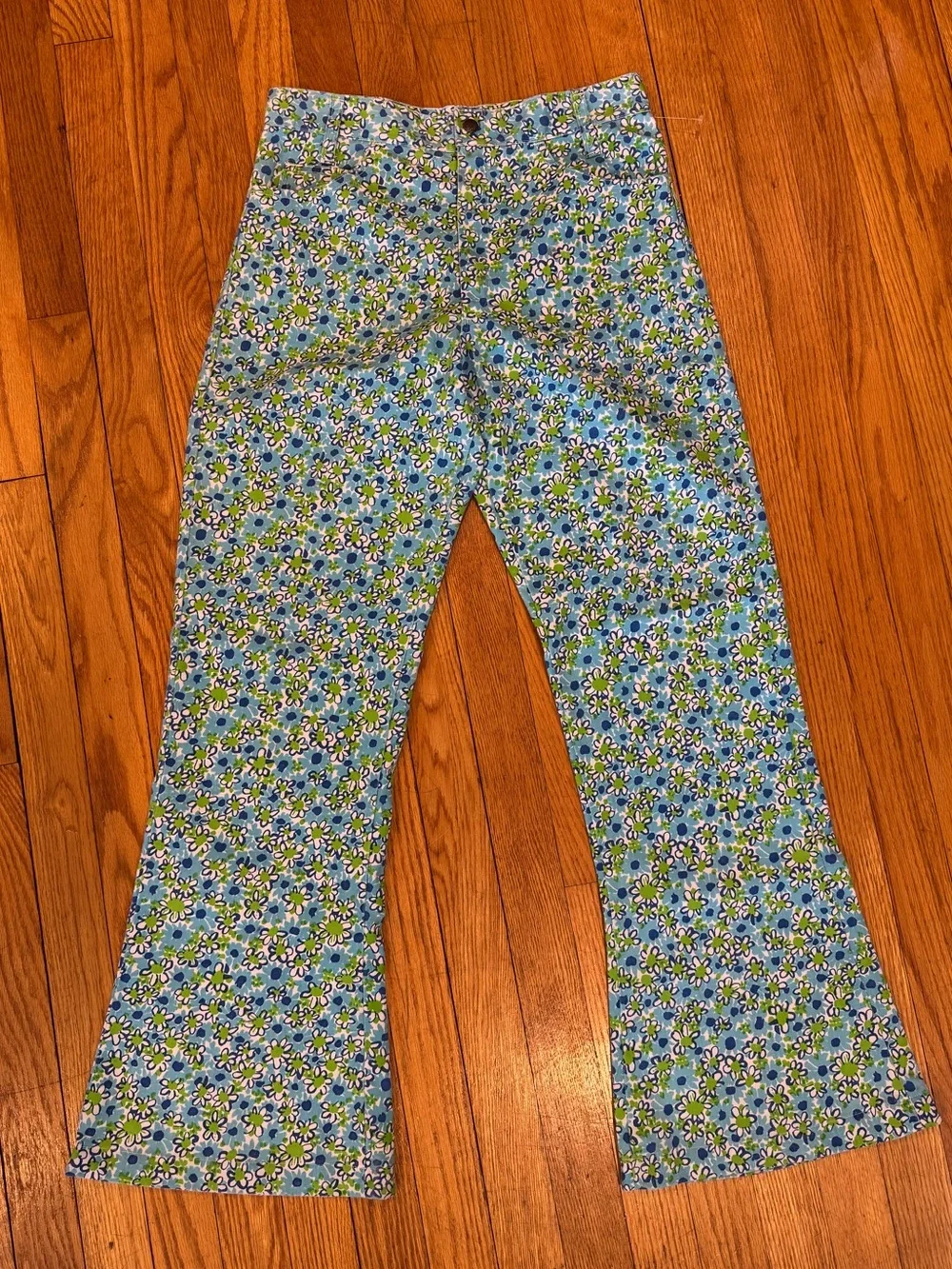 RARE Lilly Pulitzer Men’s Stuff Jeans blue/green floral print flare pants